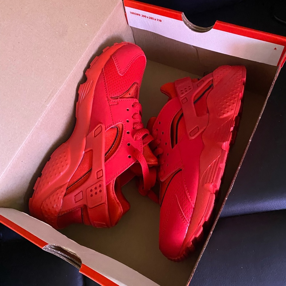 Nike Huaraches - Red 5Y - Picture 4 of 6